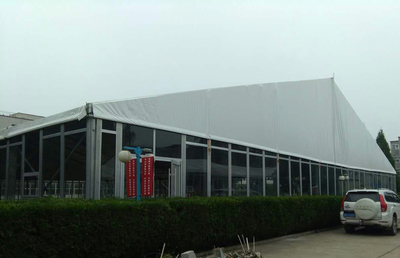 30米跨度大型玻璃墻體篷房搭建案例